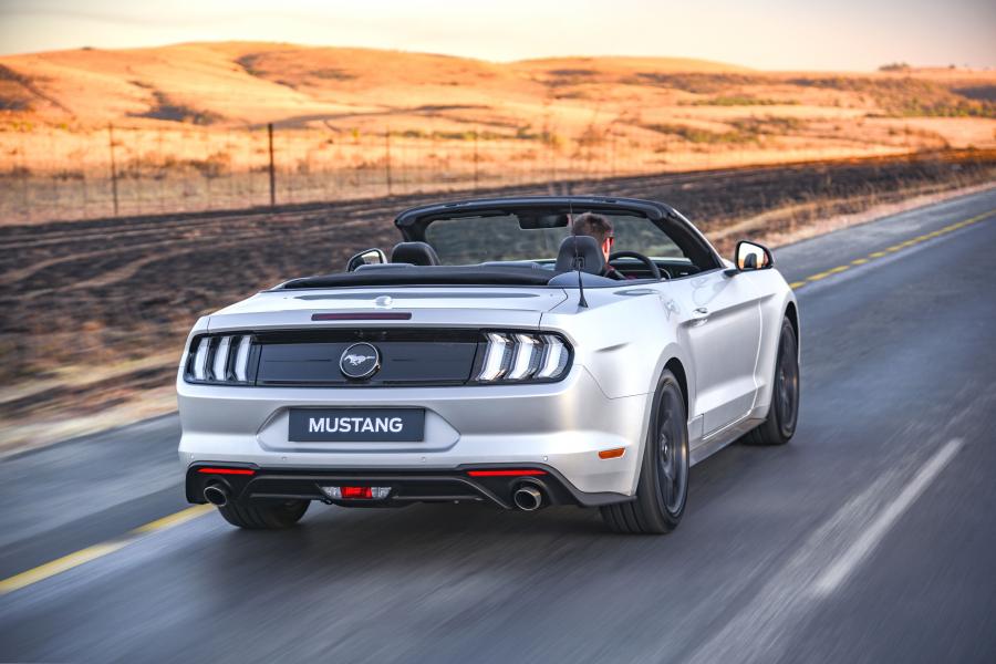  Ford Mustang EcoBoost Convertible 2019 года  (ZA) (фото 35 из 40)